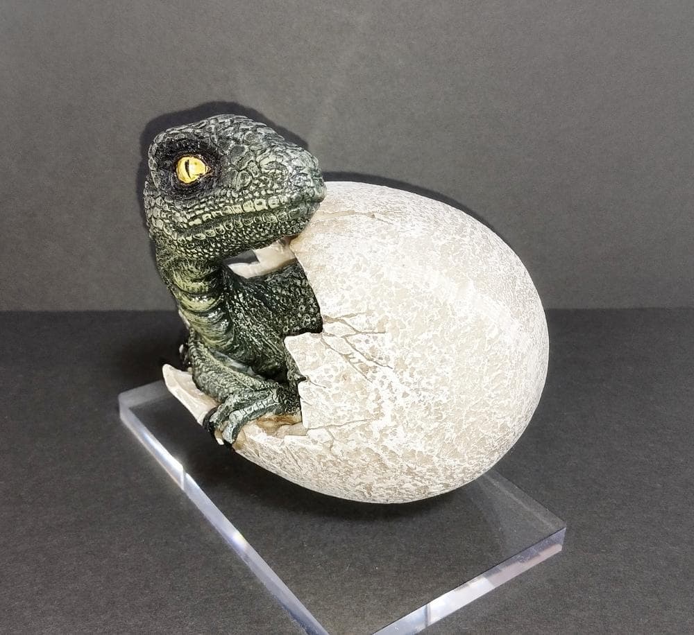 ヴェロキラプトル　孵化　ラプトルの卵　オブジェ　インテリア　たまご　フィギュア