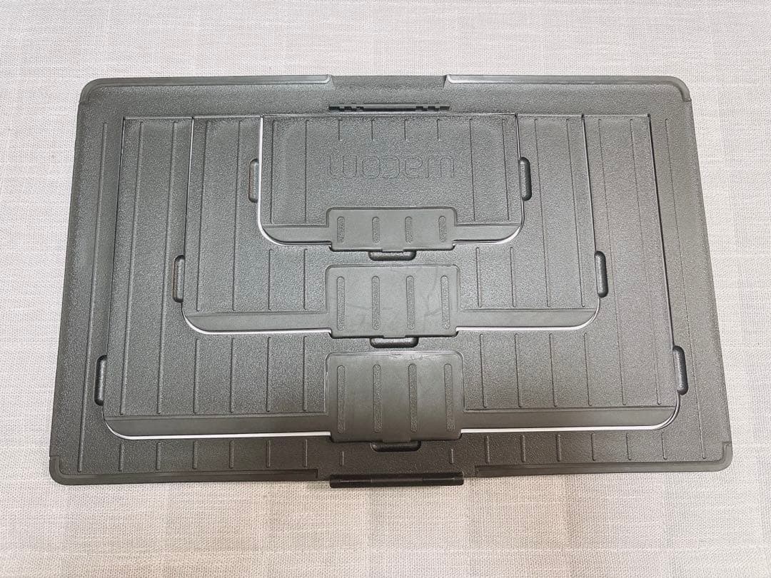 律*様 ワコム 液晶ペンタブレット 13.3フルHD液晶 Cintiq 13HD