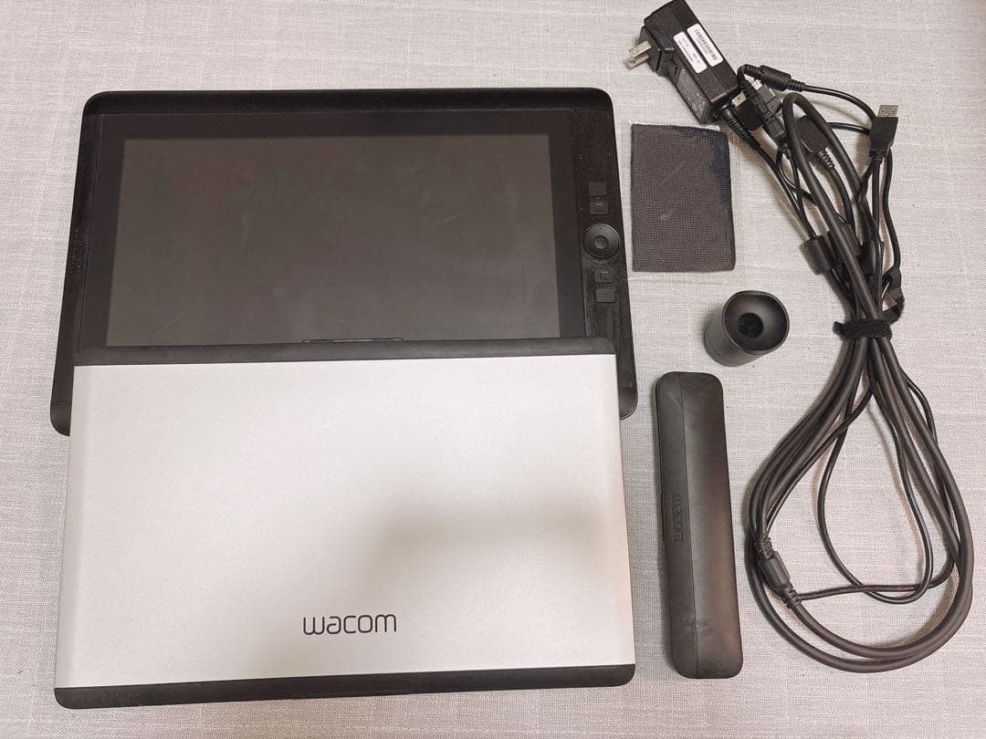 律*様 ワコム 液晶ペンタブレット 13.3フルHD液晶 Cintiq 13HD
