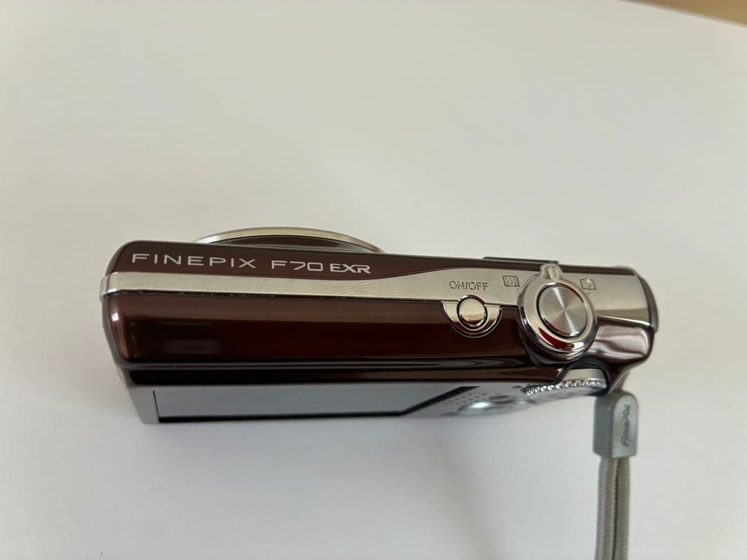 Fujifilm FINEPIX F70 EXR ブラウン