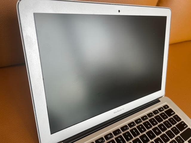 MacBook Air13 A1466 起動可初期化済 充電器付バッテリー要交換