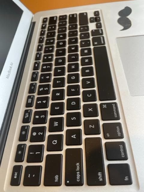MacBook Air13 A1466 起動可初期化済 充電器付バッテリー要交換