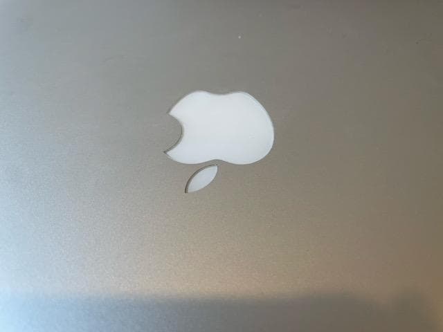 MacBook Air13 A1466 起動可初期化済 充電器付バッテリー要交換