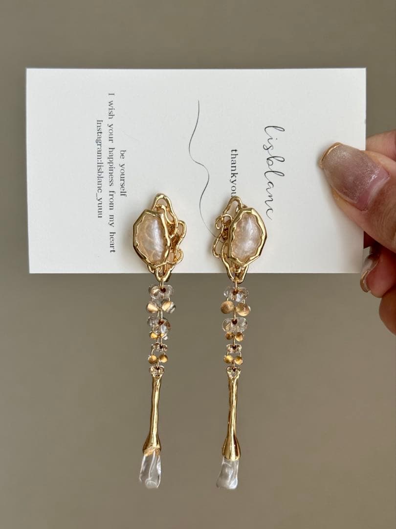 d986 nuance gold shell イヤリング/ピアス