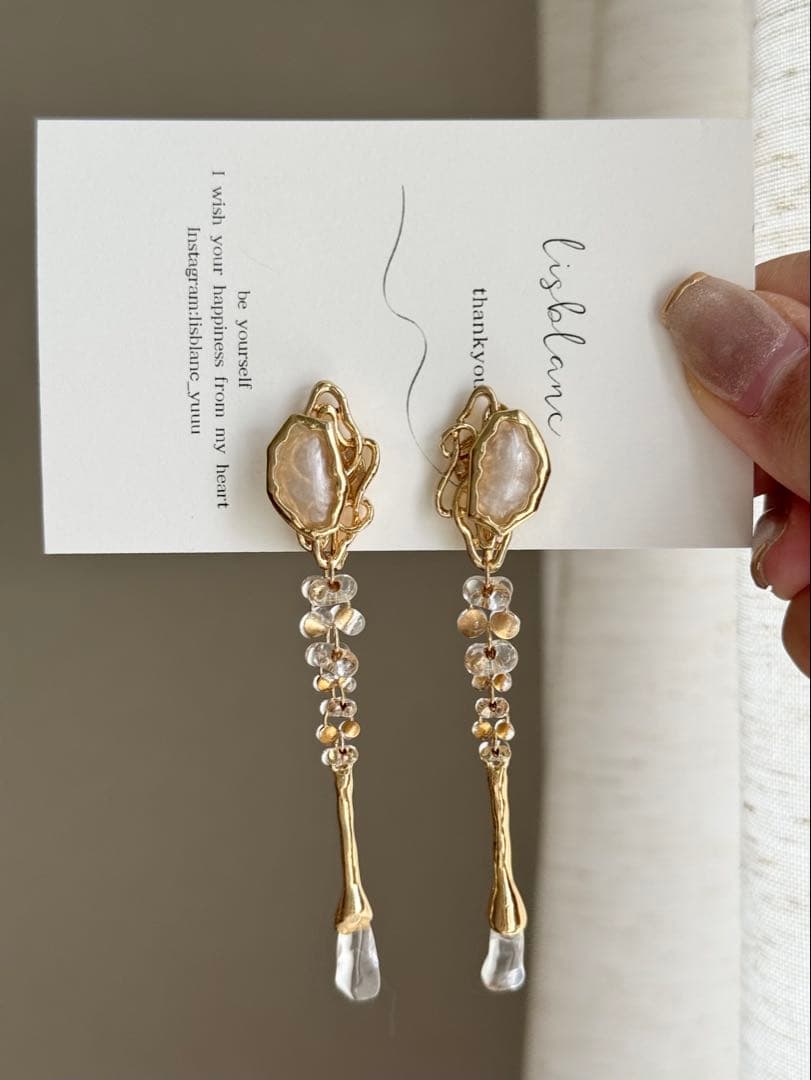 d986 nuance gold shell イヤリング/ピアス