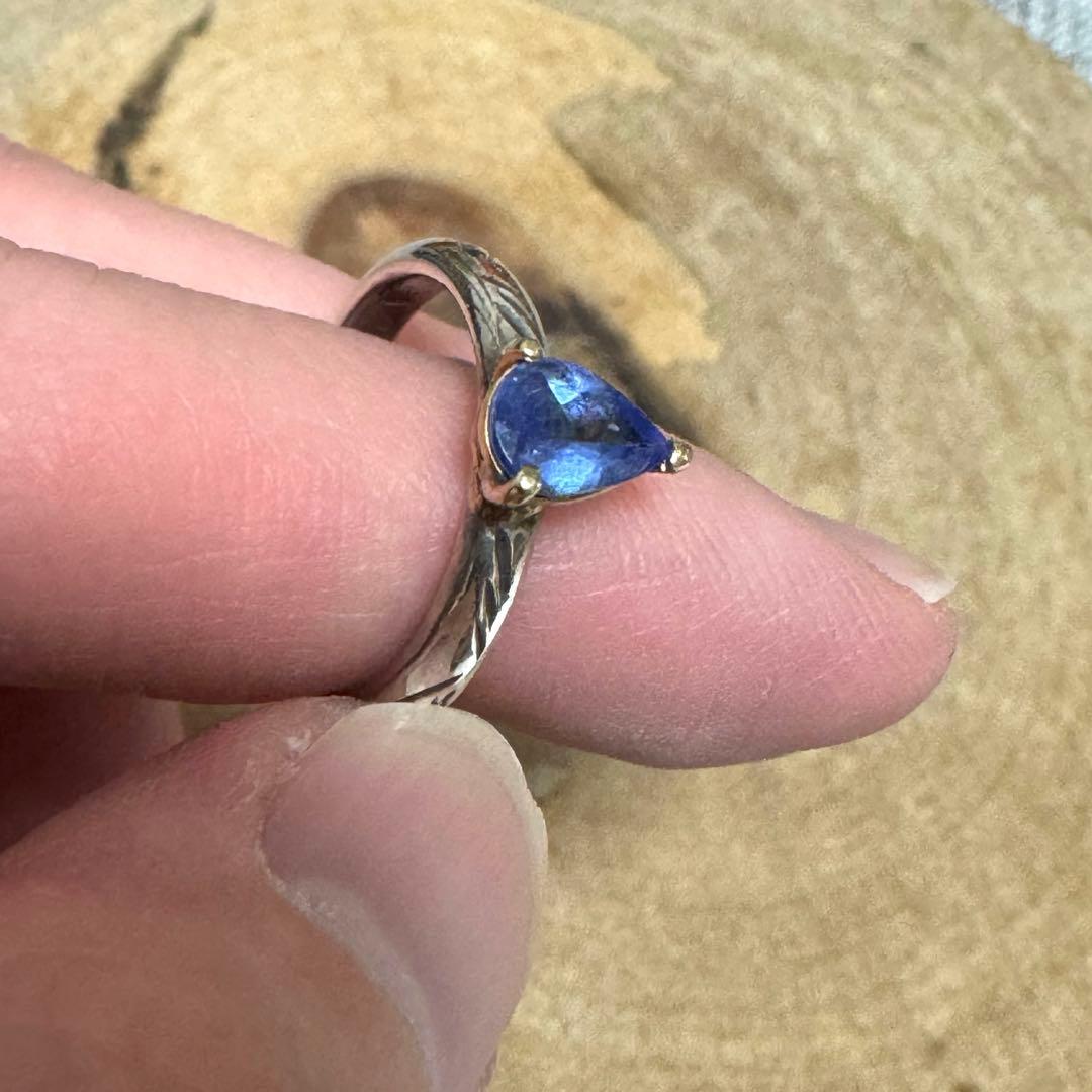 タンザナイト　シルバーリング　ゴールド18k 　甲丸線リング