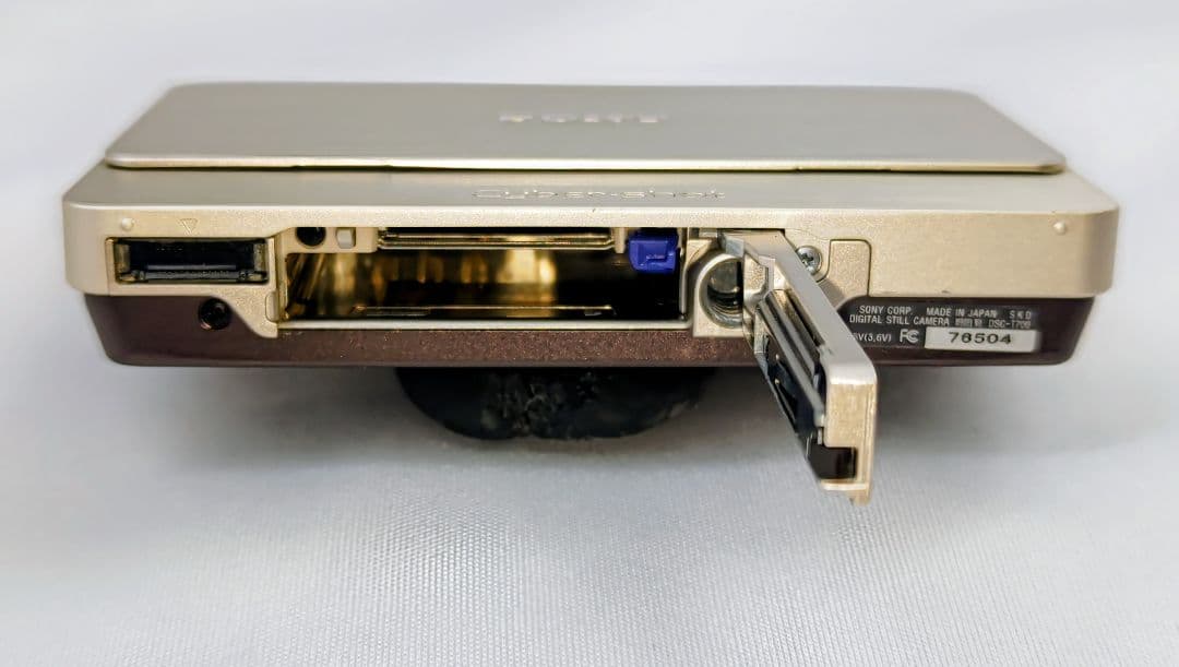 【動作確認済】SONYサイバーショットT700 メディア、電池付すぐに使えます