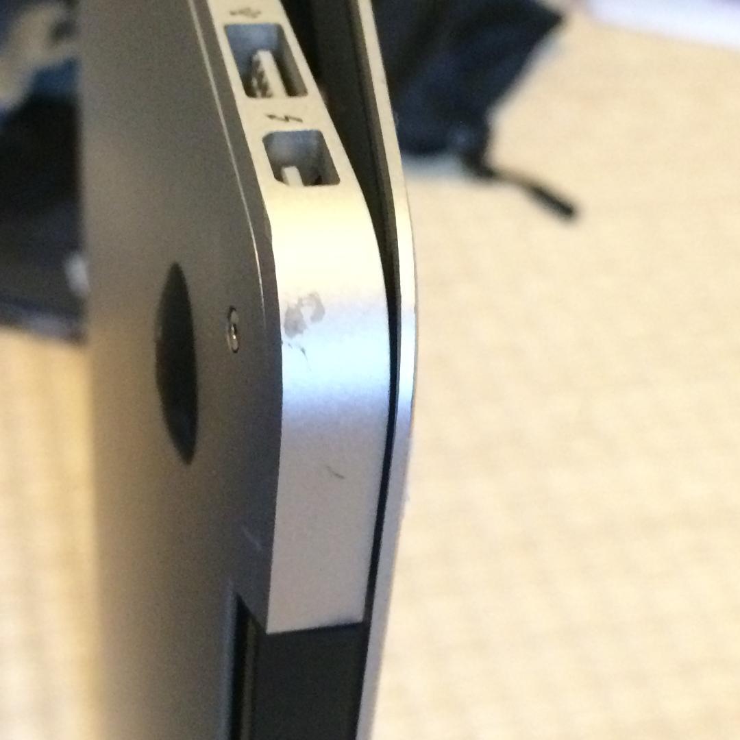 Apple MacBook Air (11インチ) (Early 2015)