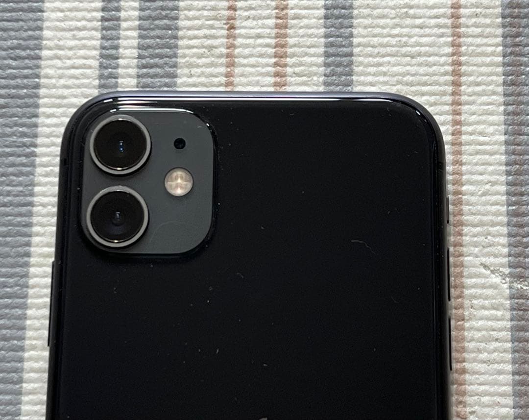 Apple iPhone 11 64GB ブラック 国内版SIMフリー