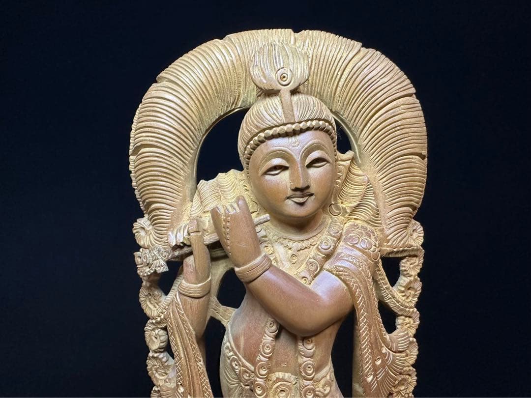 木彫り　白檀　インド　仏像　彫刻 置物　細密細工　骨董　アンティーク