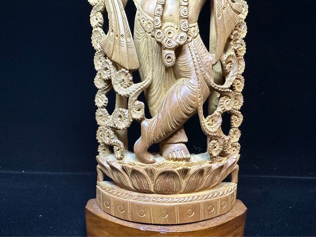 木彫り　白檀　インド　仏像　彫刻 置物　細密細工　骨董　アンティーク
