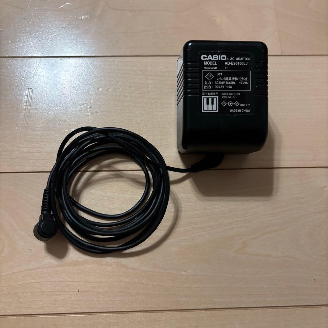 CASIO 光ナビゲーションキーボード LK-122 電子ピアノ 初心者向け美品