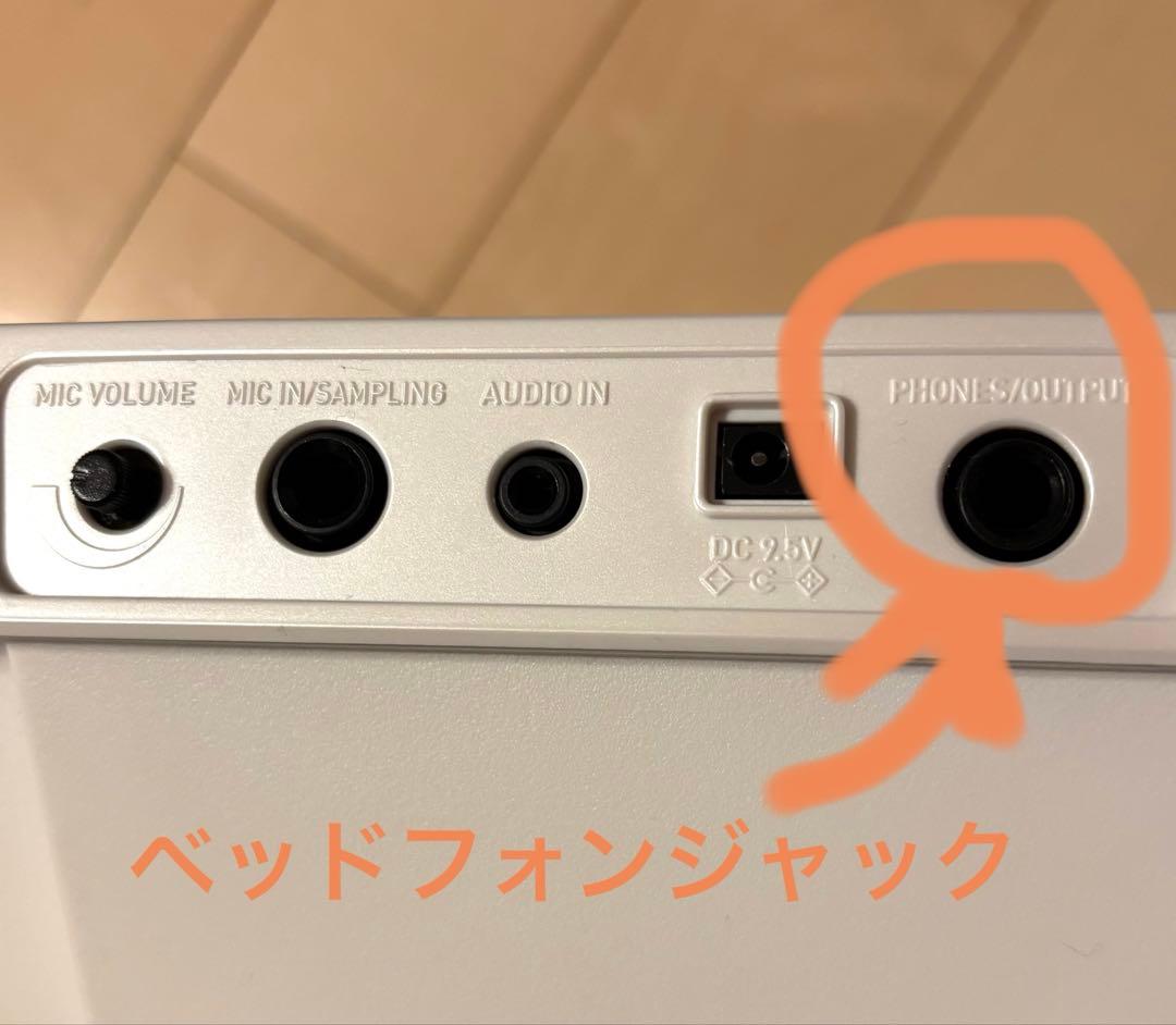 CASIO 光ナビゲーションキーボード LK-122 電子ピアノ 初心者向け美品