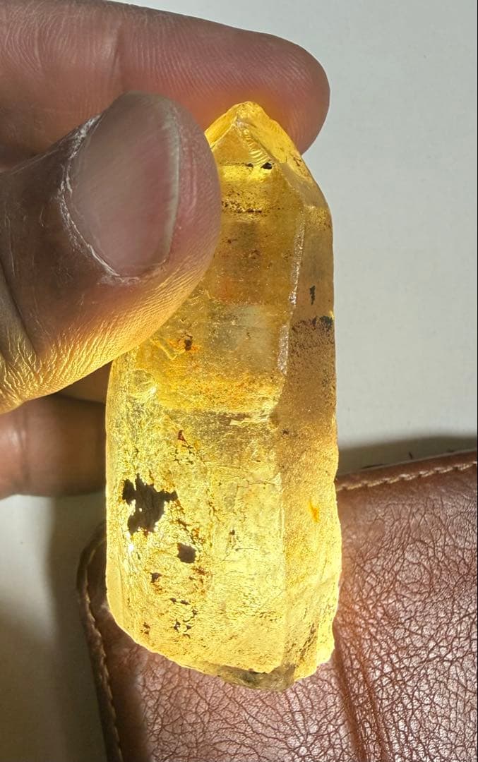 イエロークリスタル 原石 約414ct 大粒 透明感あり