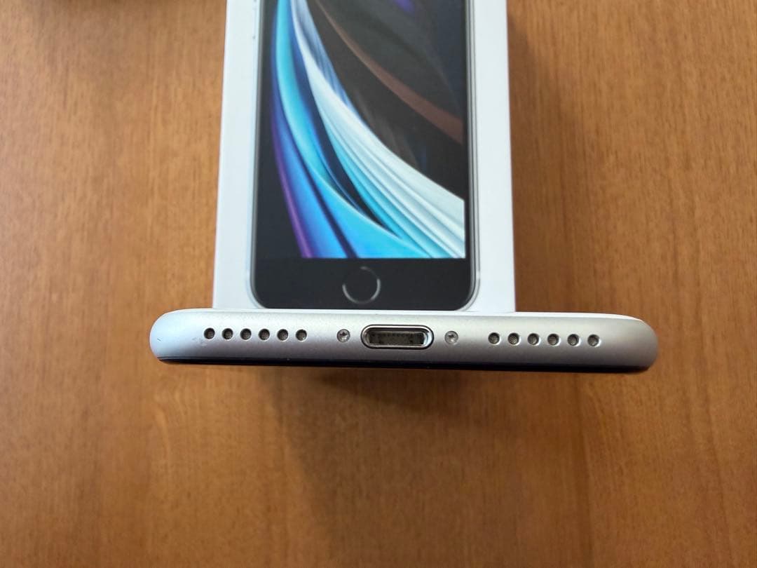 iPhone SE (第2世代) 64GB SIMフリー ホワイト③