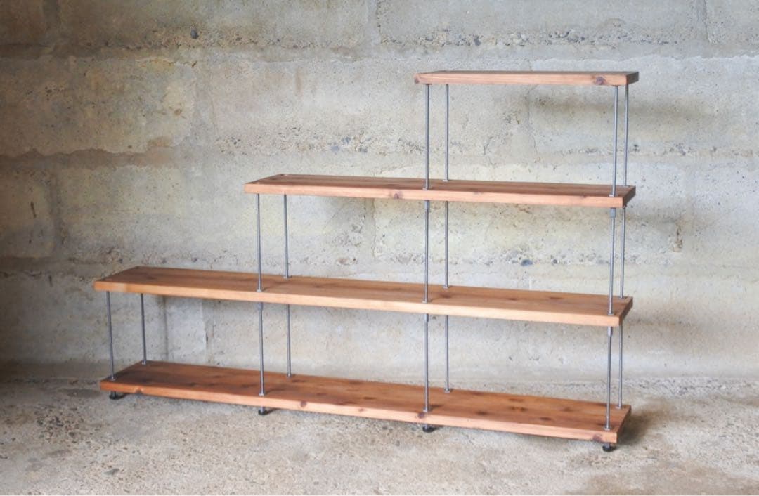 無垢材でつくったシェルフ　ラック　スチール