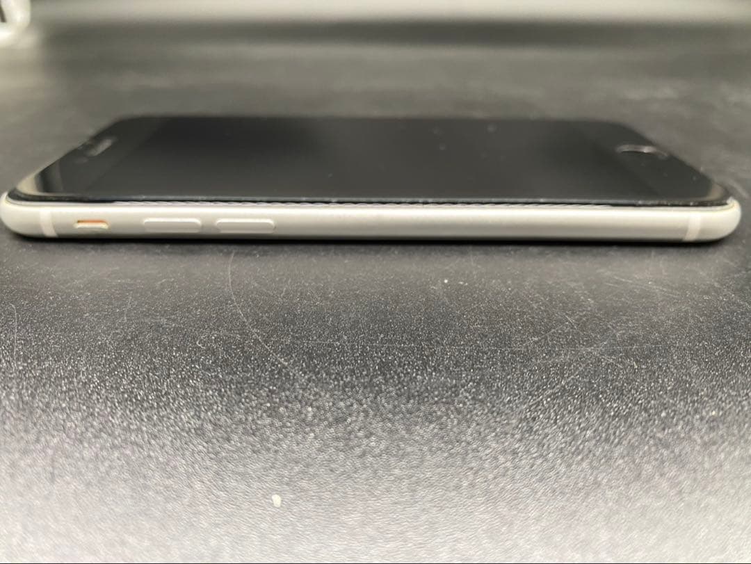 ★Apple iPhone SE 第二世代 MX9T2J/A 64GB