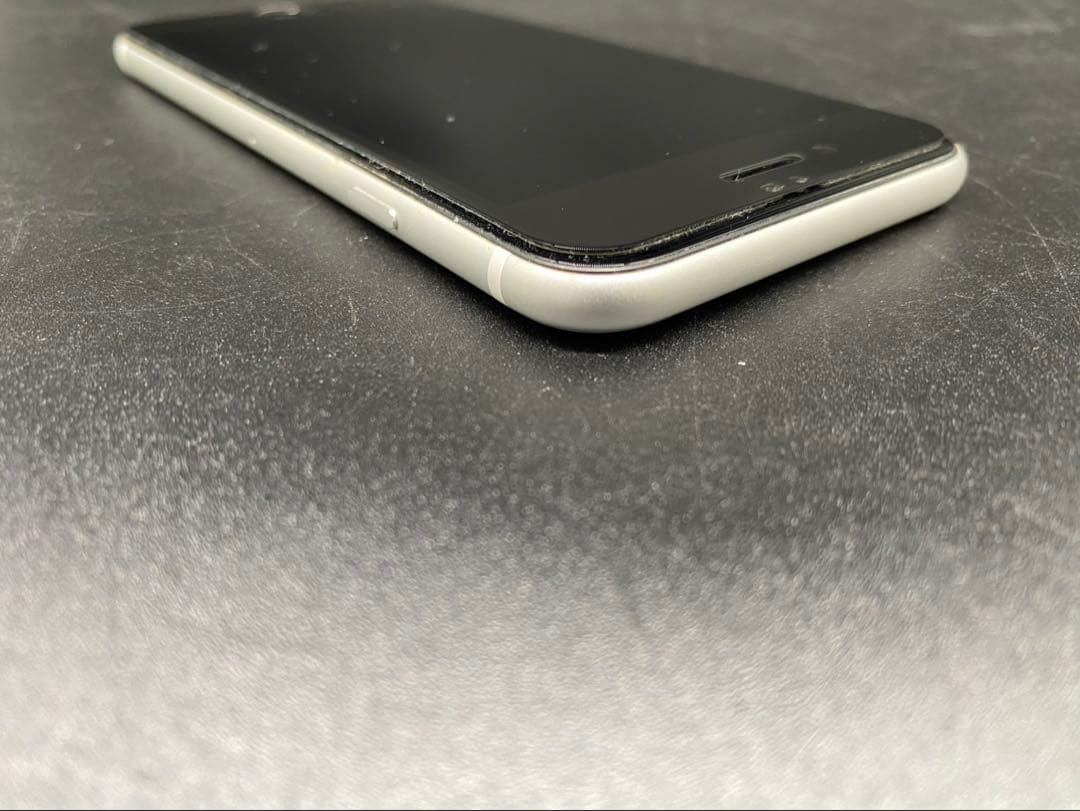 ★Apple iPhone SE 第二世代 MX9T2J/A 64GB