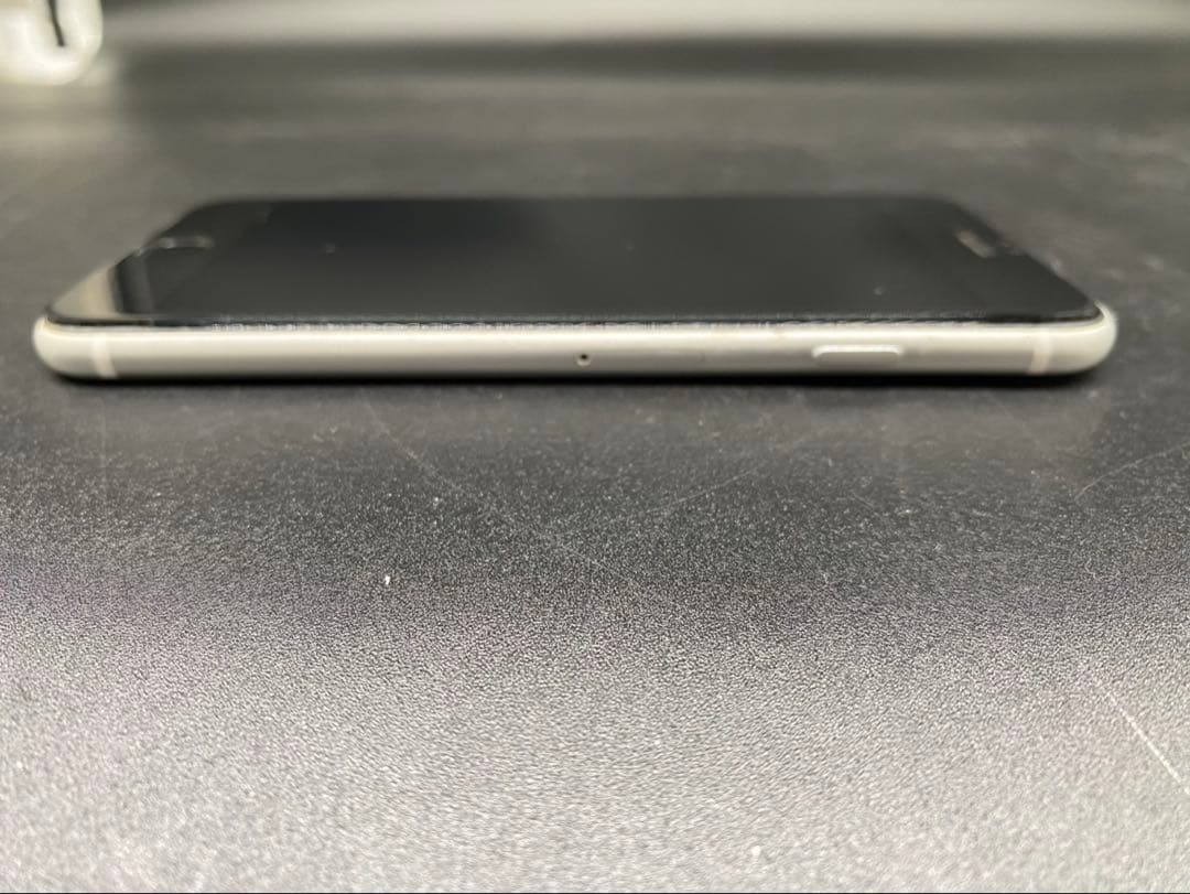 ★Apple iPhone SE 第二世代 MX9T2J/A 64GB