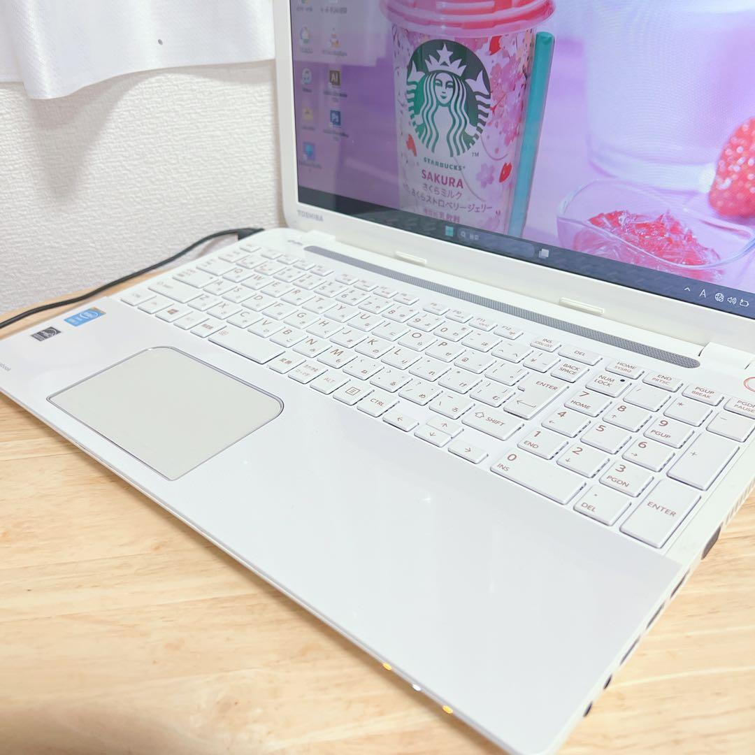 激安、高速SSD、win11、オフィス2021、イラストレーター、カメラあり