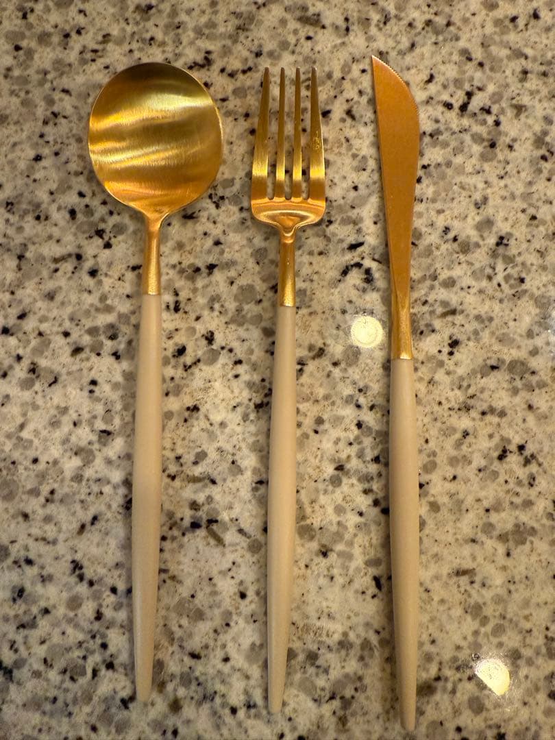 Cutipol GOA Ivory × Gold ゴールドカトラリーセット