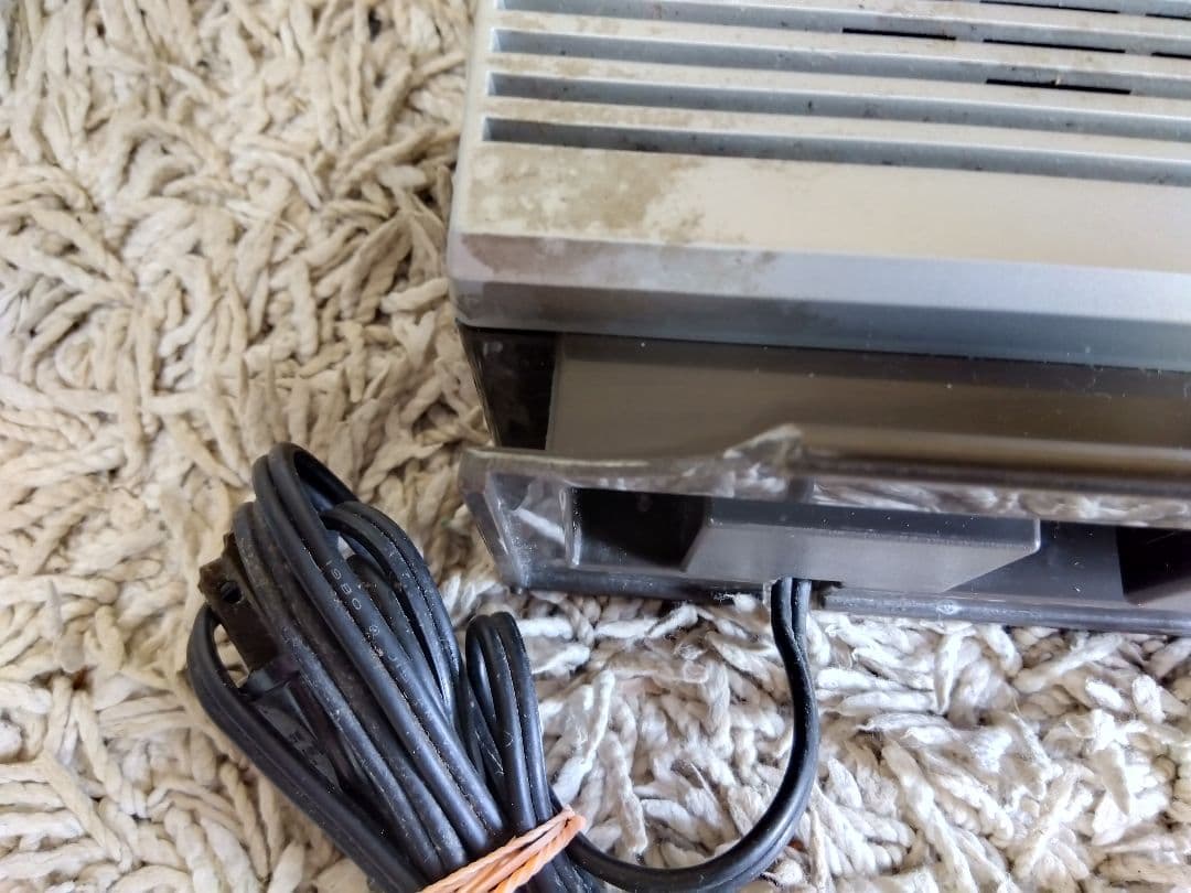 レトロラジオやカセットプレーヤージャンク品