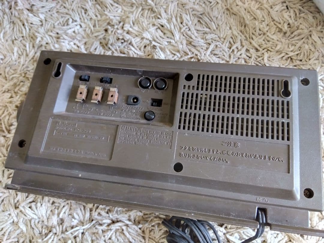 レトロラジオやカセットプレーヤージャンク品