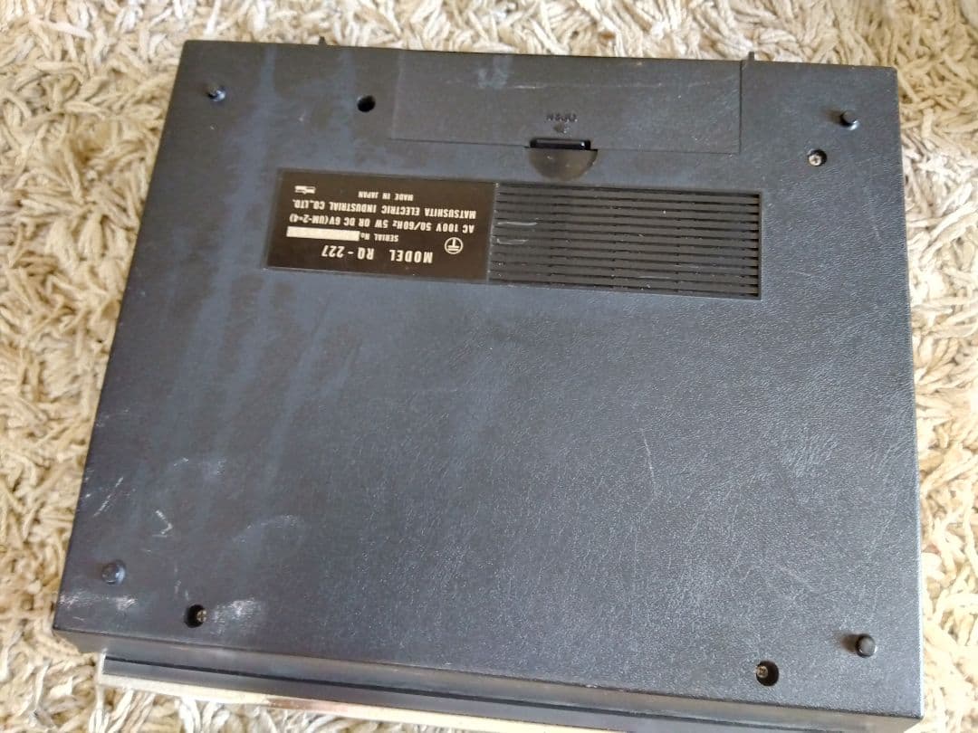 レトロラジオやカセットプレーヤージャンク品