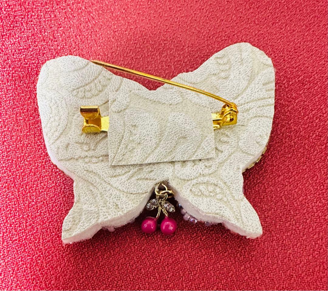未使用　piari 様　ハンドメイド　作品　ブローチ　蝶　ピンク