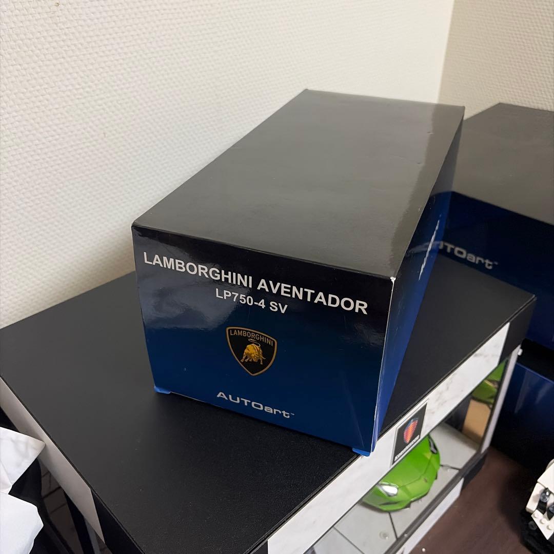 オートアート　アヴェンタドールsv マットグレー