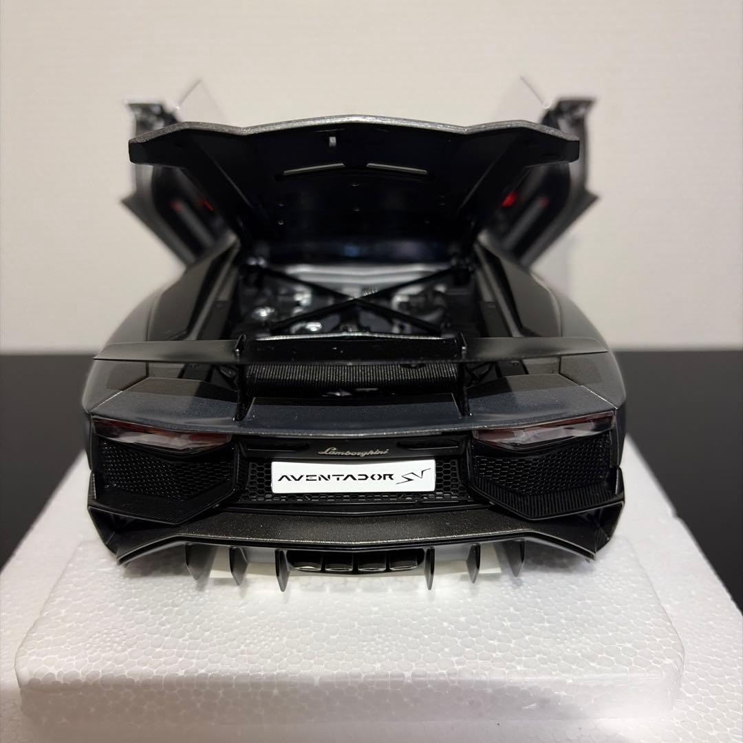 オートアート　アヴェンタドールsv マットグレー