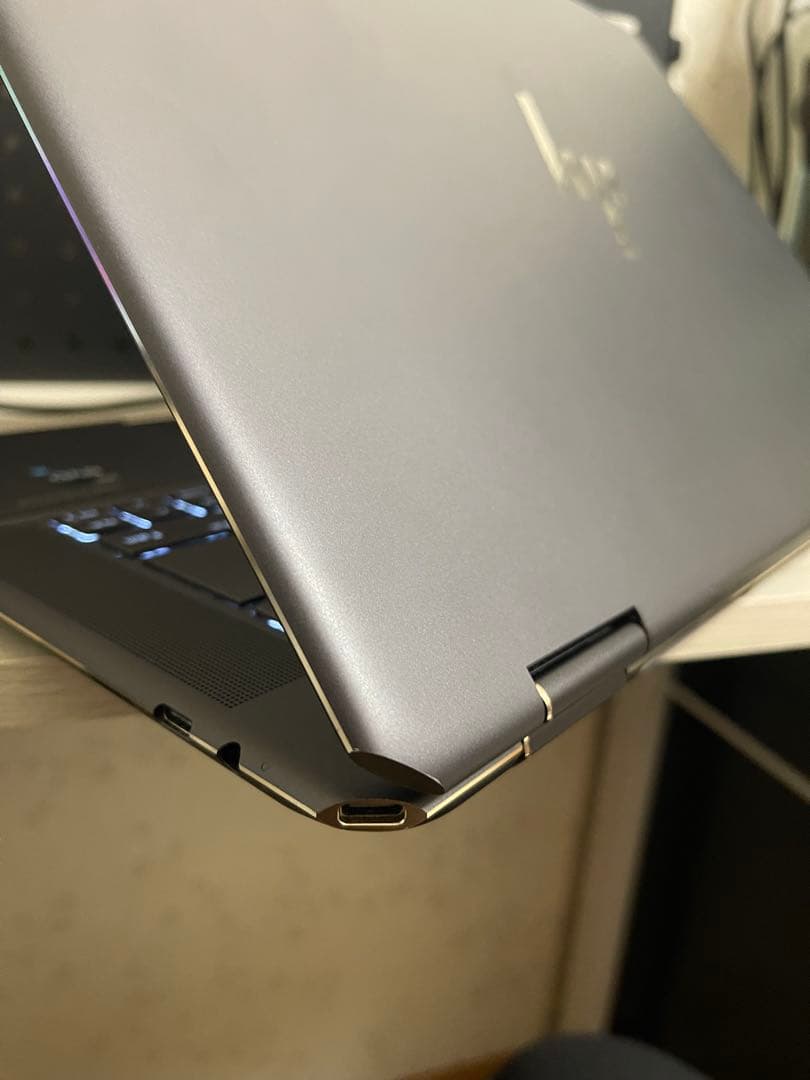 【美品】高性能CPU搭載 HP spectre x360 i7 16GB 1TB