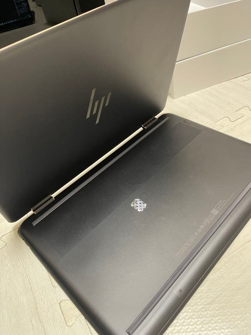 【美品】高性能CPU搭載 HP spectre x360 i7 16GB 1TB