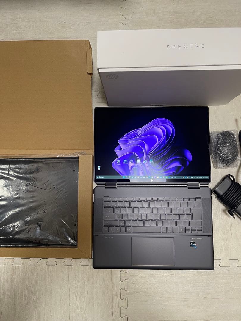 【美品】高性能CPU搭載 HP spectre x360 i7 16GB 1TB