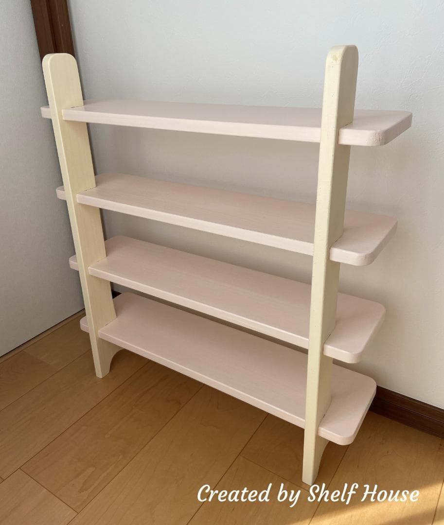 やさしい曲線の脚付き木製棚 H