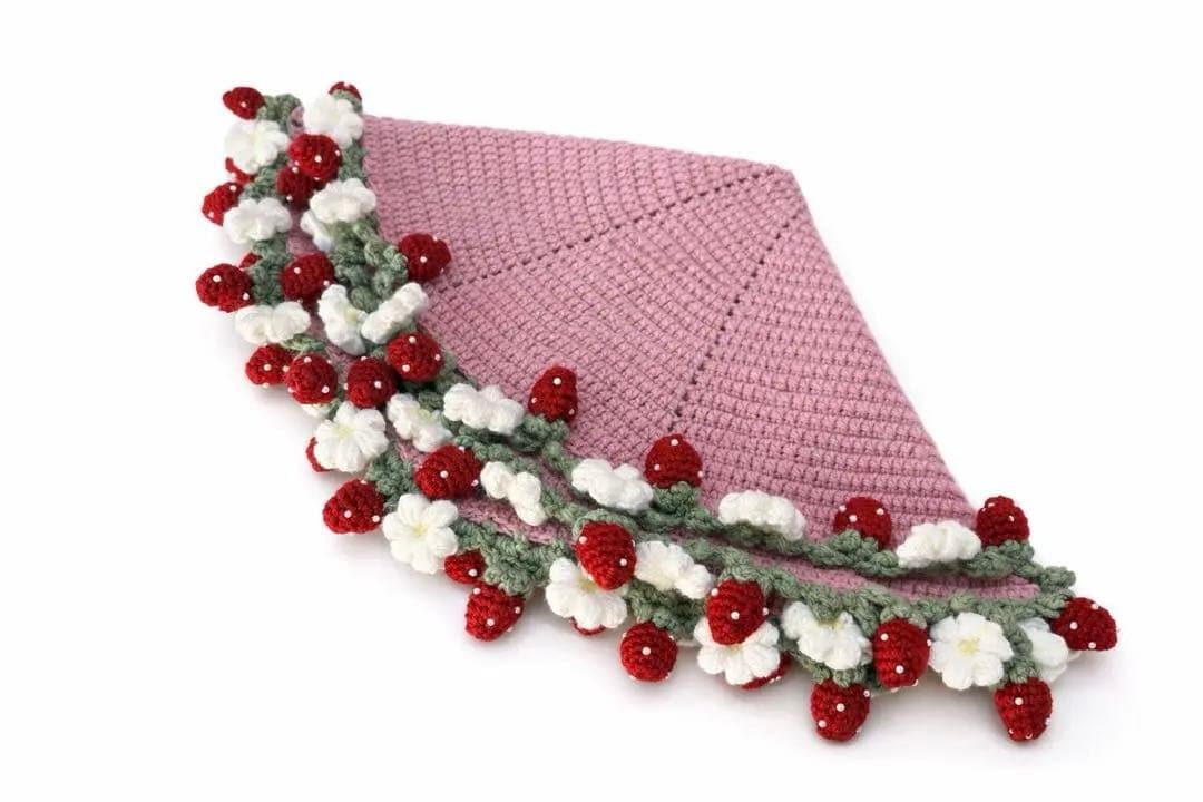 HATOM　いちご畑のブーケブランケット　枯れない花束