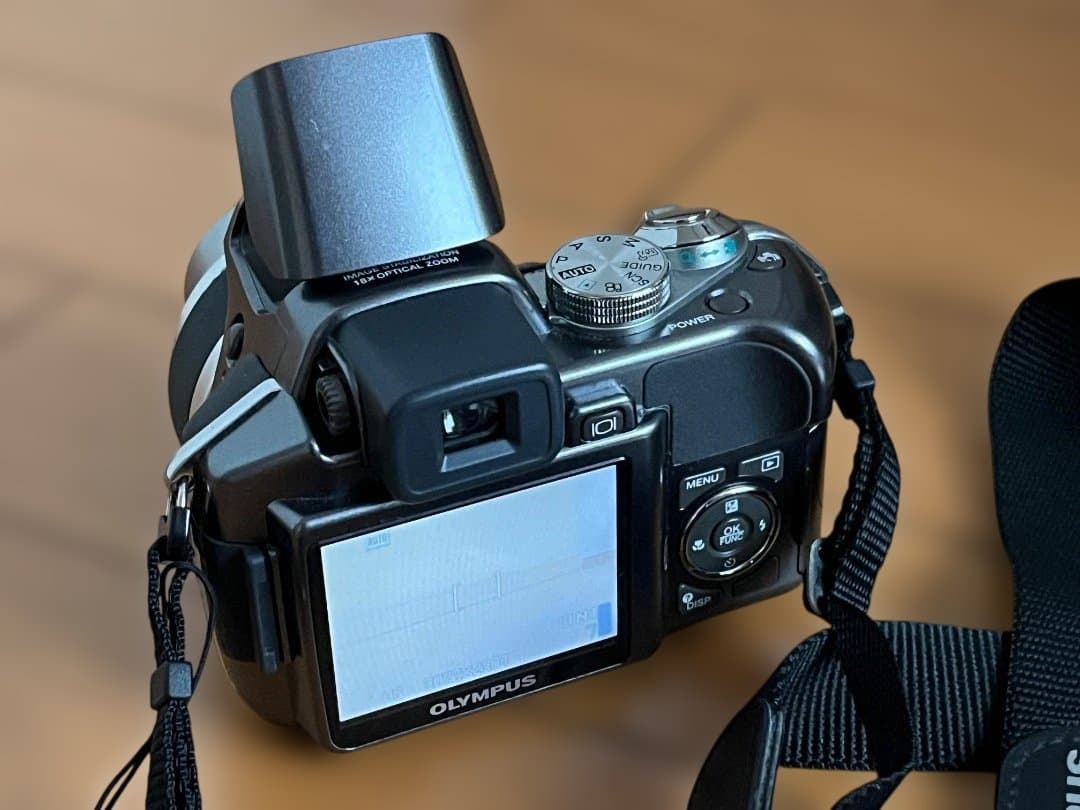 OLYMPUS SP-550UZ デジタルカメラ 本体と付属品