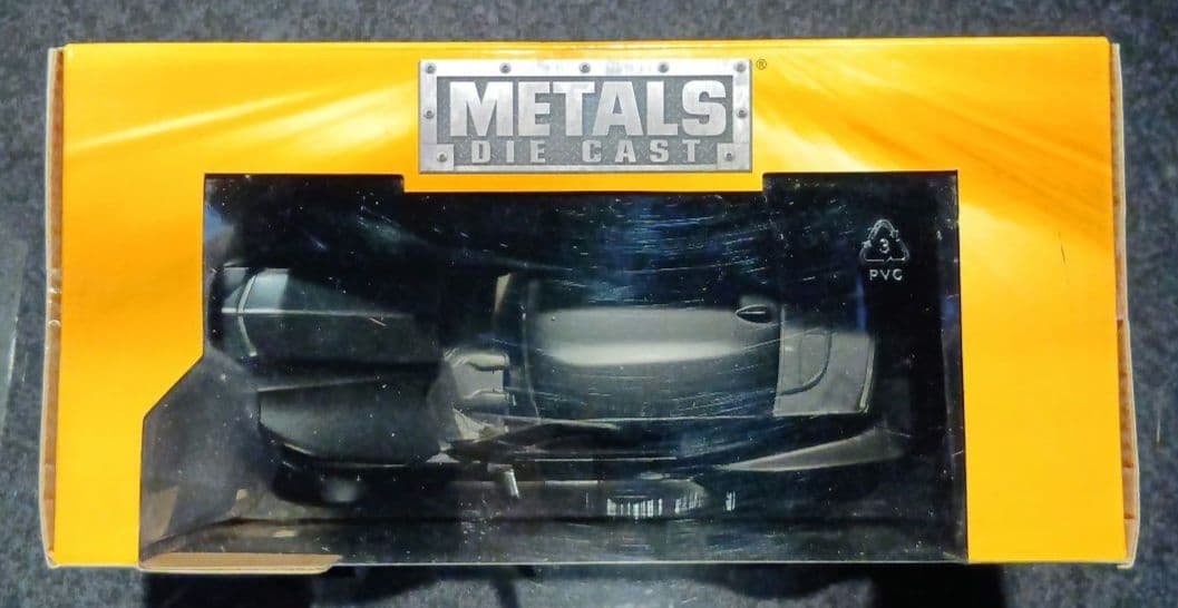 2016Chevy Camaroワイドボディ＆マッドブラック新品未開封ミニカー☆