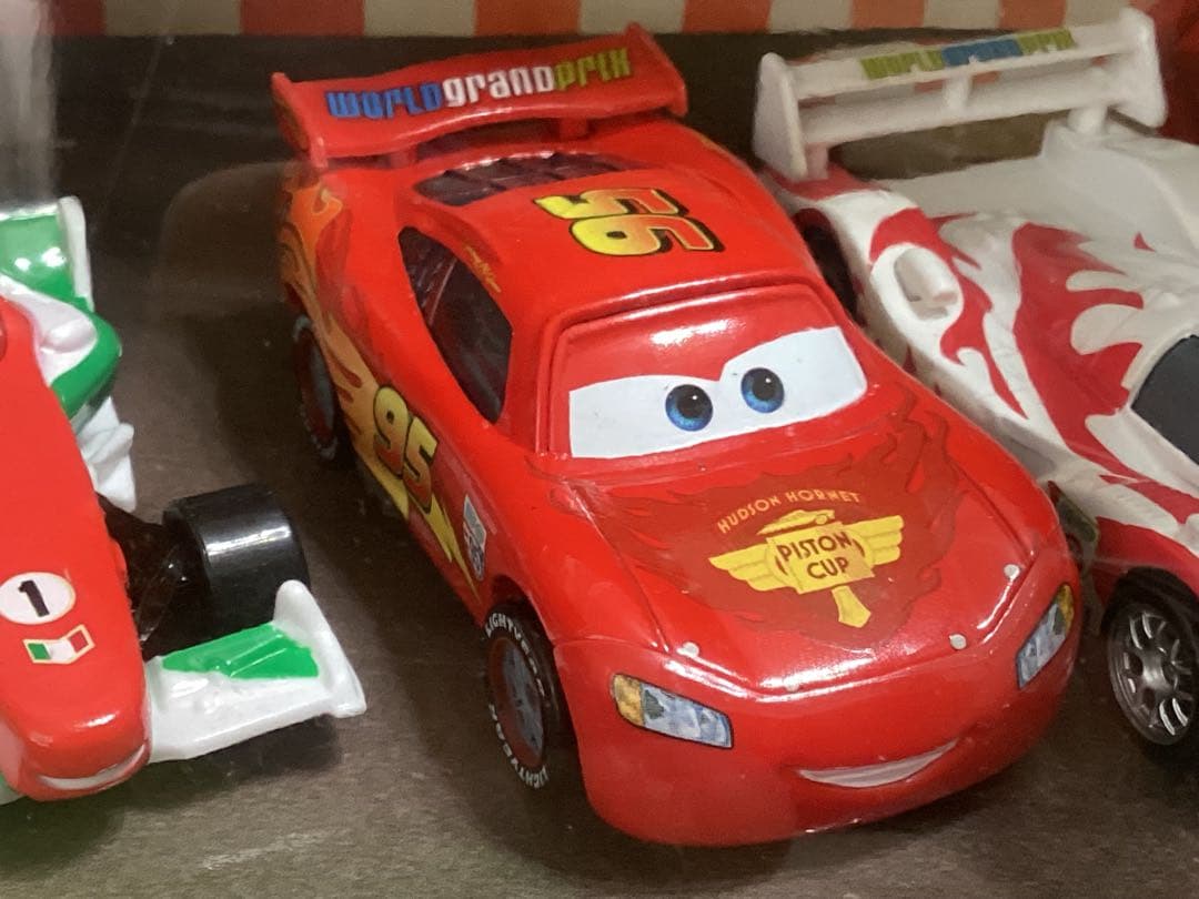 ディズニーカーズ マテル 新品 マックイーン&フランチェスコ&トドロキ&ミゲル