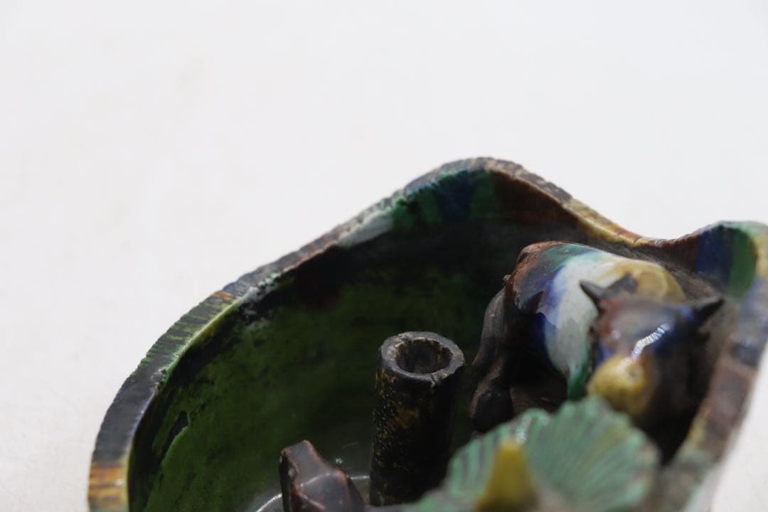 中国　明時代　素三彩　牛舎　アンティーク　木箱付　送料込み260407