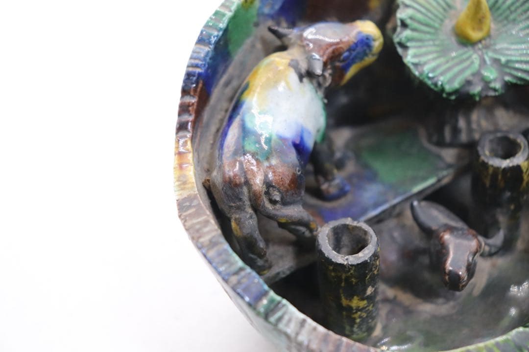 中国　明時代　素三彩　牛舎　アンティーク　木箱付　送料込み260407