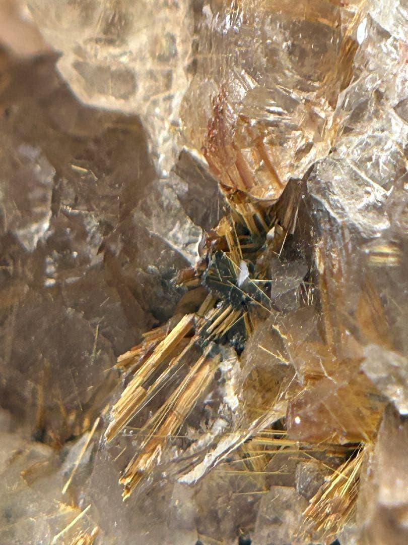 【新品未使用】スモーキールチル 原石 118g 母岩付きフロスト天然石