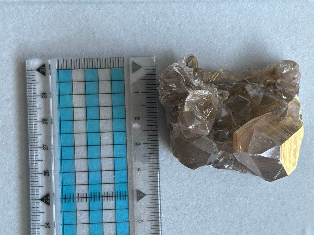 【新品未使用】スモーキールチル 原石 118g 母岩付きフロスト天然石