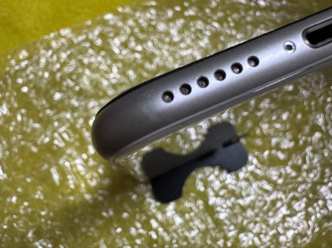 iPhone SE (第2世代) ホワイト 64GB