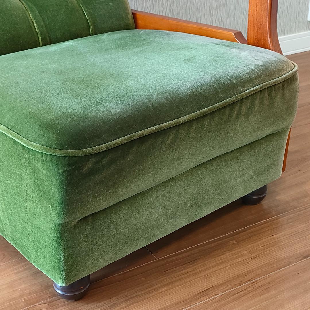 グリーン　ベルベット　2人掛けソファ　花レリーフ　アームソファ