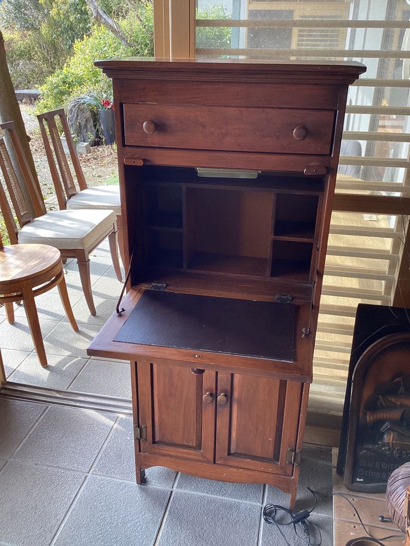 キャビネット　ライティングビューロー　アメリカン　デスク　ライト付き