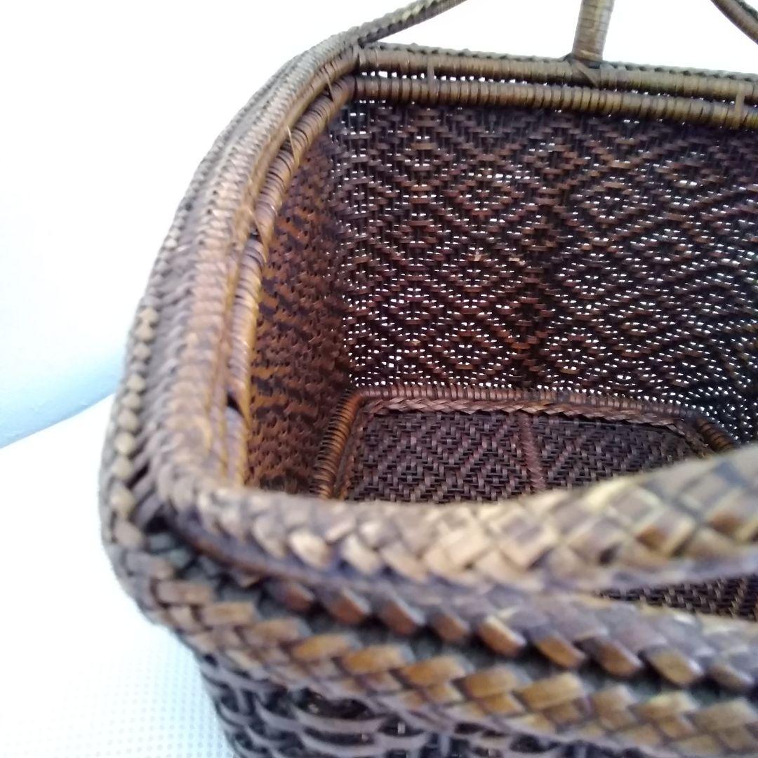 年代不明！ワンハンドル竹かご籐籠！竹籠 竹細工 竹編みカゴ 小物入れ！経年美品！