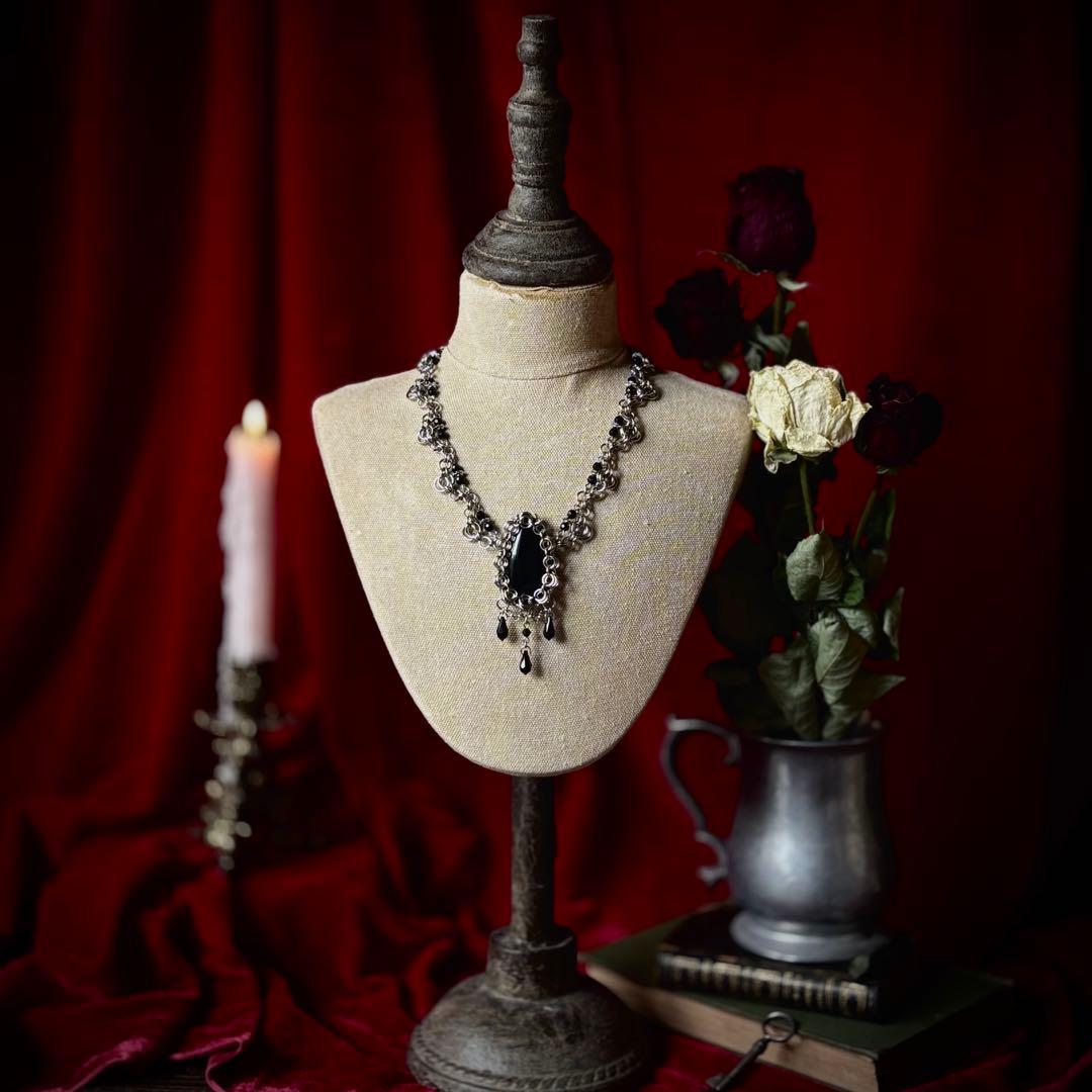 《影の宮廷 ─ 誓約の花嫁：アルネラの遺品 ─》