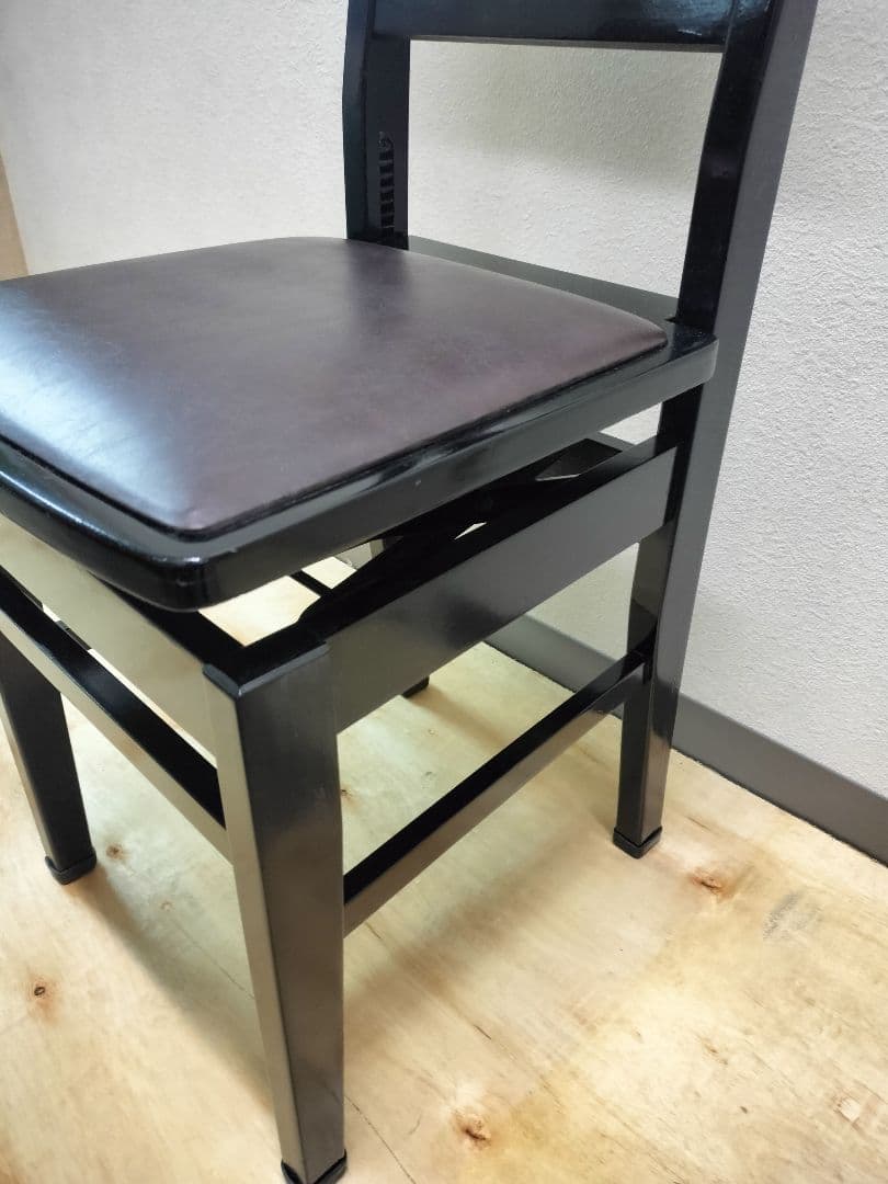 KAWAI トムソン椅子