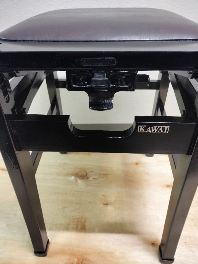 KAWAI トムソン椅子